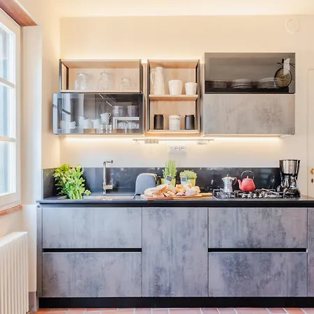 Casa Lucky, Romantic Modern