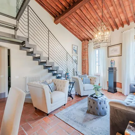 Casa Lucky, Romantic Modern