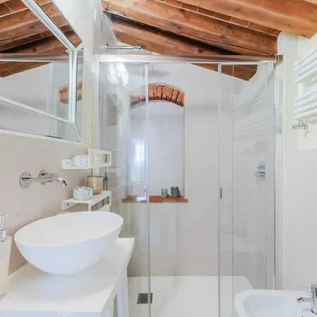 Casa Lucky, Romantic Modern * Lucca