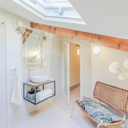 Casa Lucky, Romantic Modern Apartment *